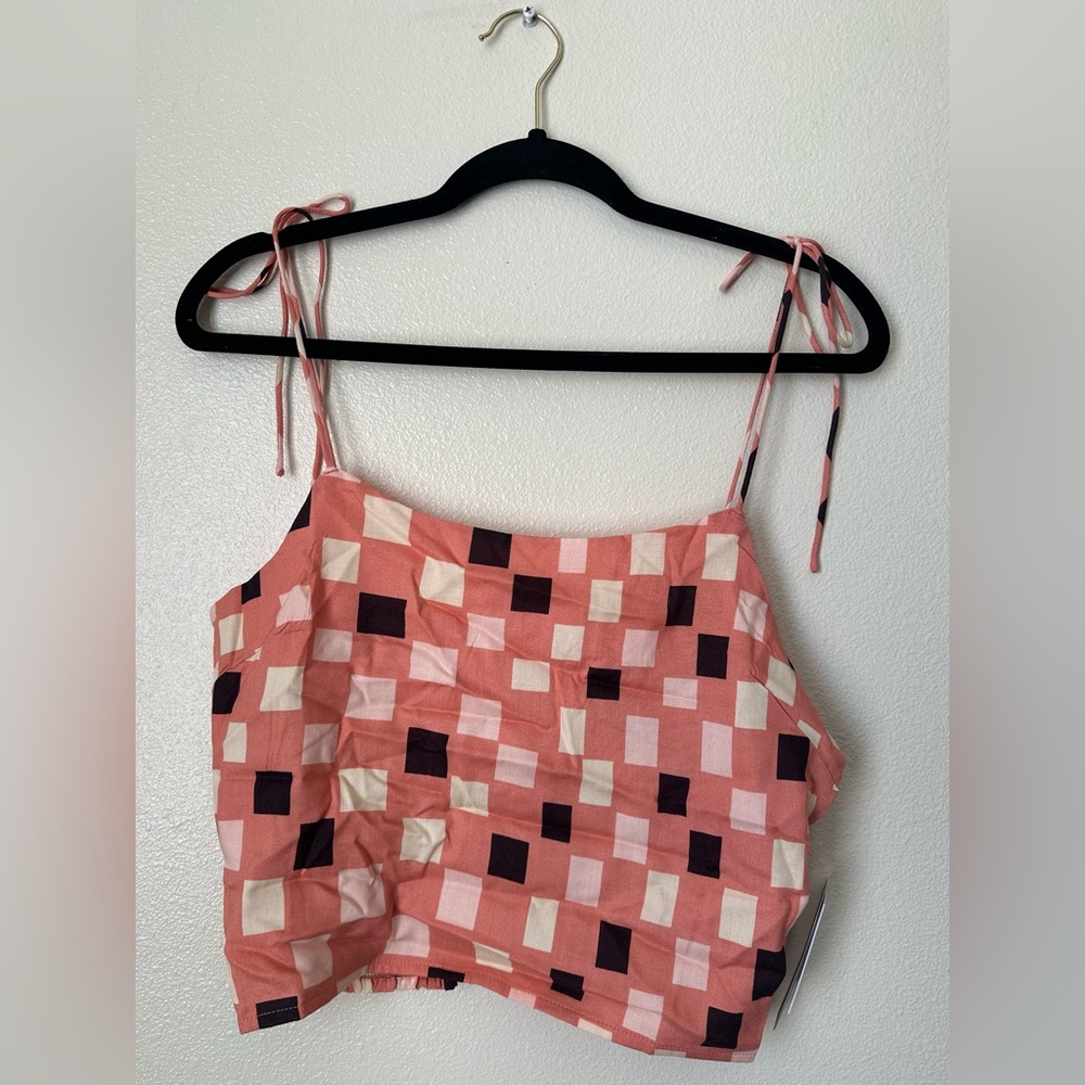 O’Neill pink and black tank top